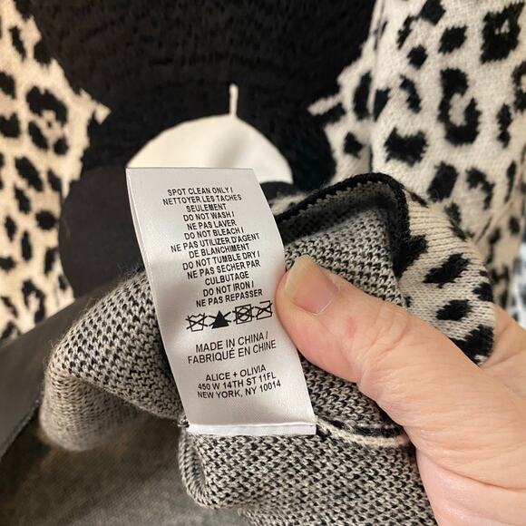 Alice + Olivia Oscar Leopard Print Hoodie Face Graphic Sweater Wool Blend Large - Picture 5 of 9